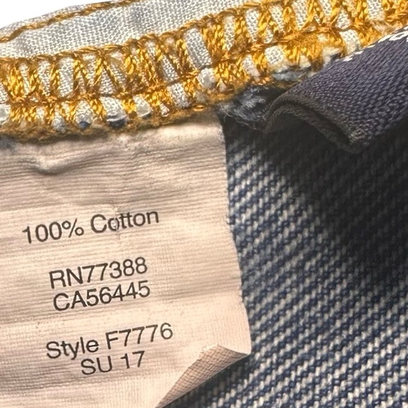 J. Crew Factory Blue Jean Rolled Shorts Women’s - Picture 8 of 9